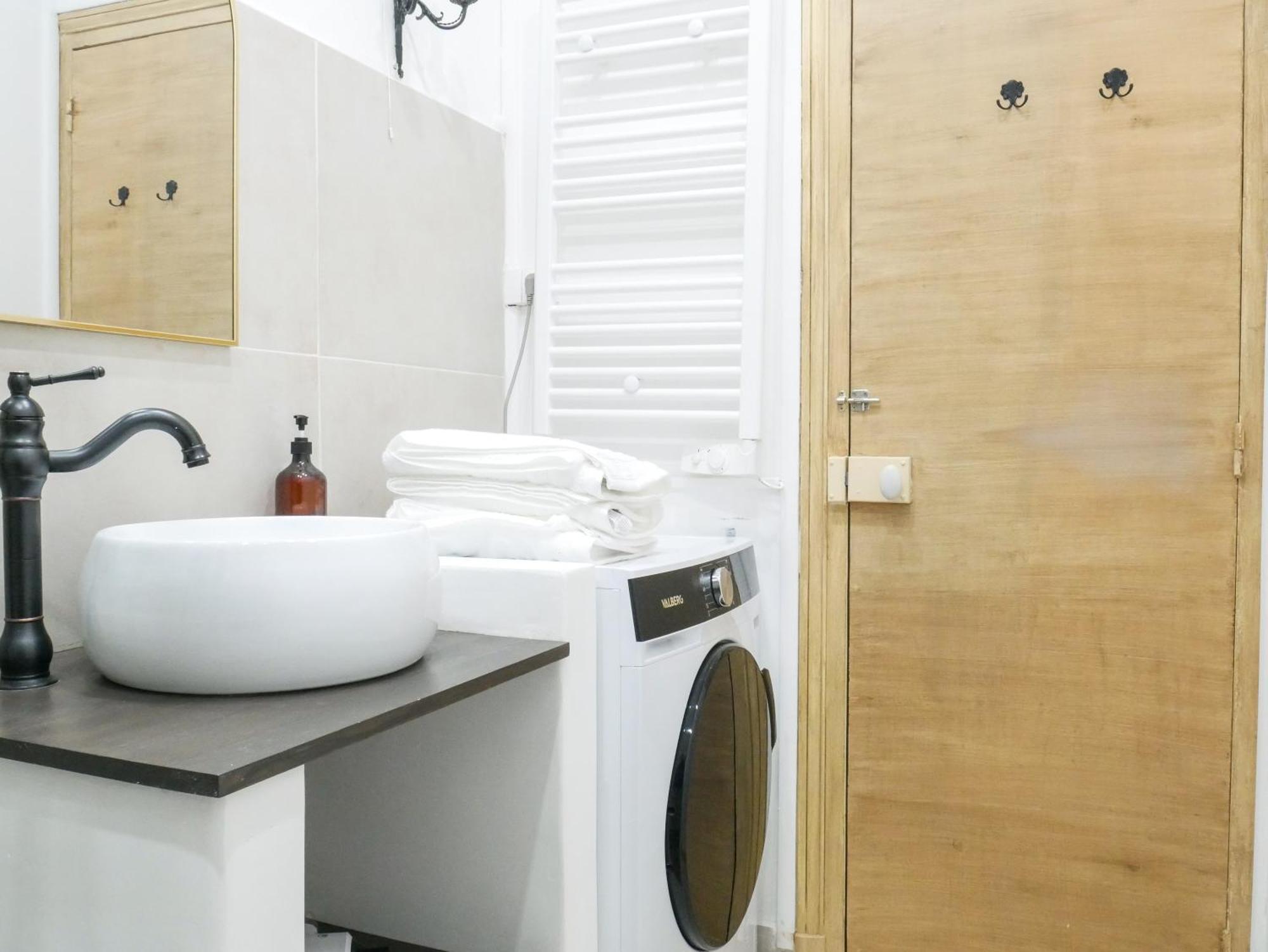 Spacieux Avec Terrasse A 5min A Pied De La Gare Appartement Dijon